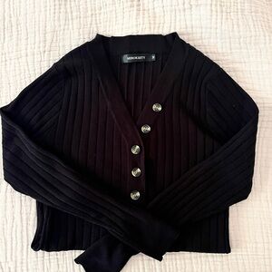 Black Pullover ribbed sweater